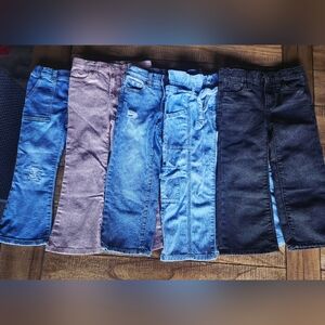 Trendy Little Girls Bundle Of Jeans